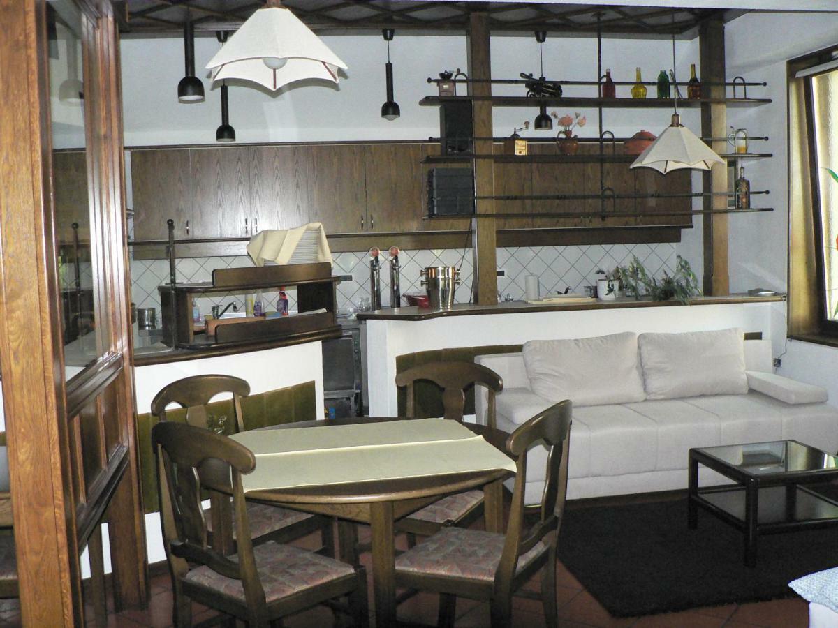 Apartmaji Mak เยเซนิตเซ ภายนอก รูปภาพ